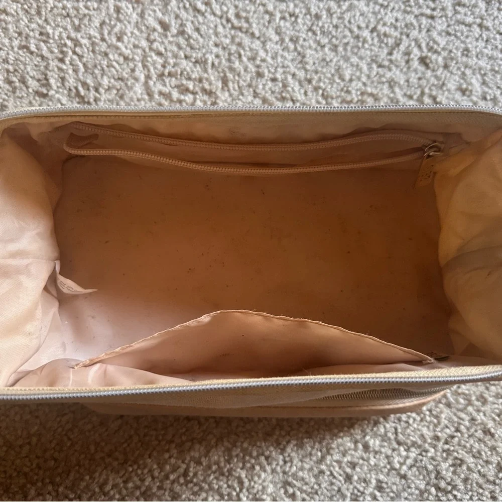 Beis The Dopp Kit in Beige